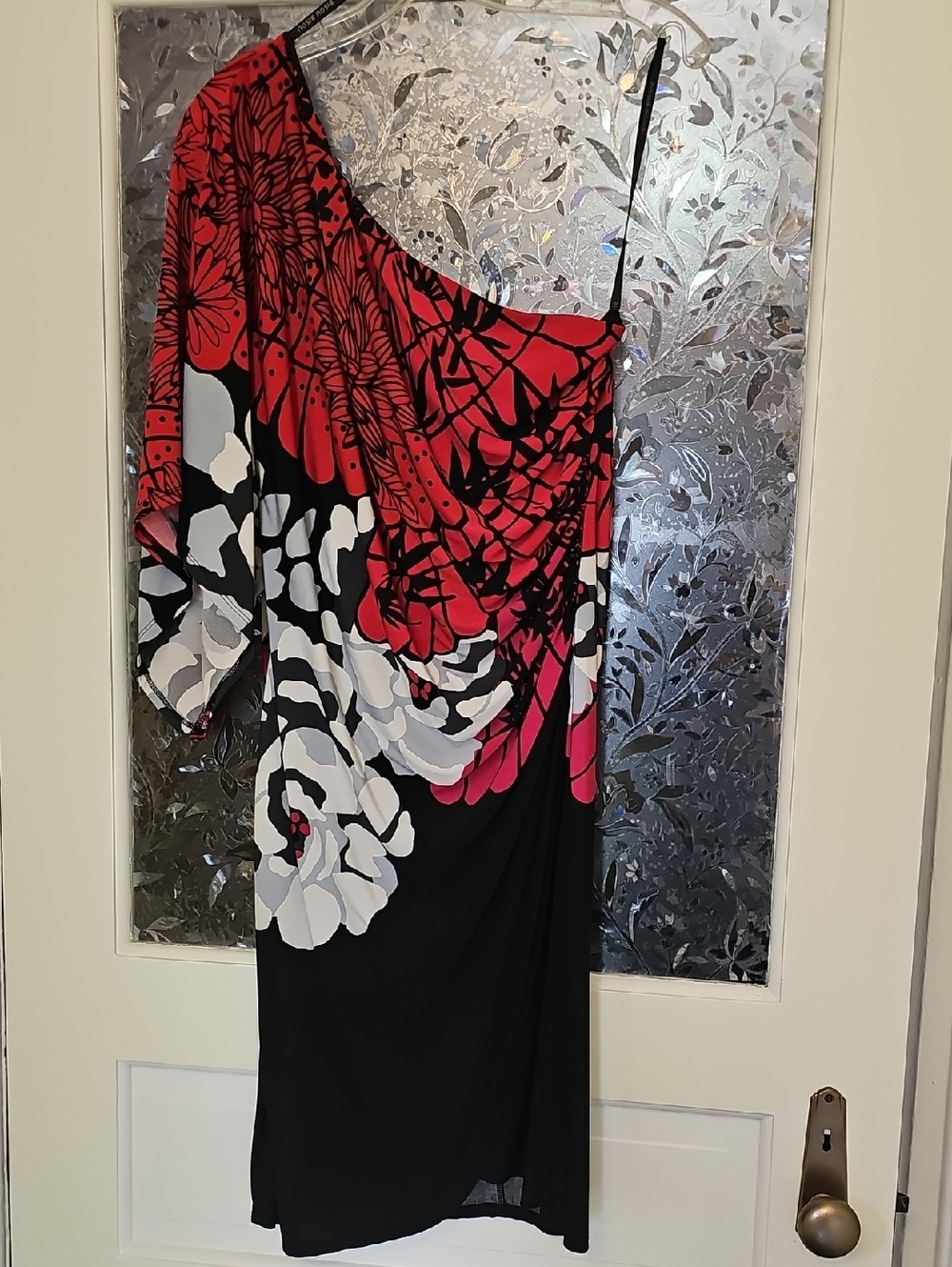 Bisou Bisou One-Shoulder Floral Print Dress in Red, Black & White